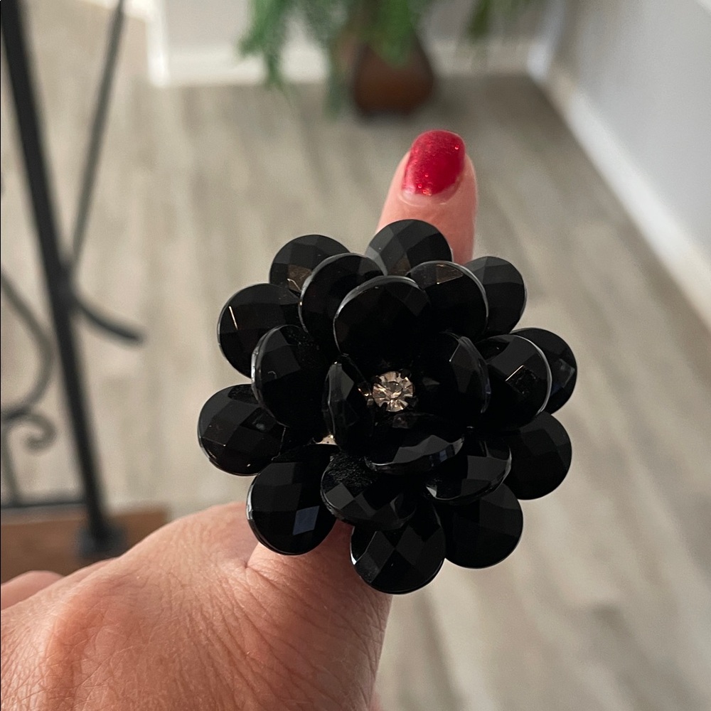 Statement Adjustable Floral Ring Set in Black and Gray - Picture 3 of 10